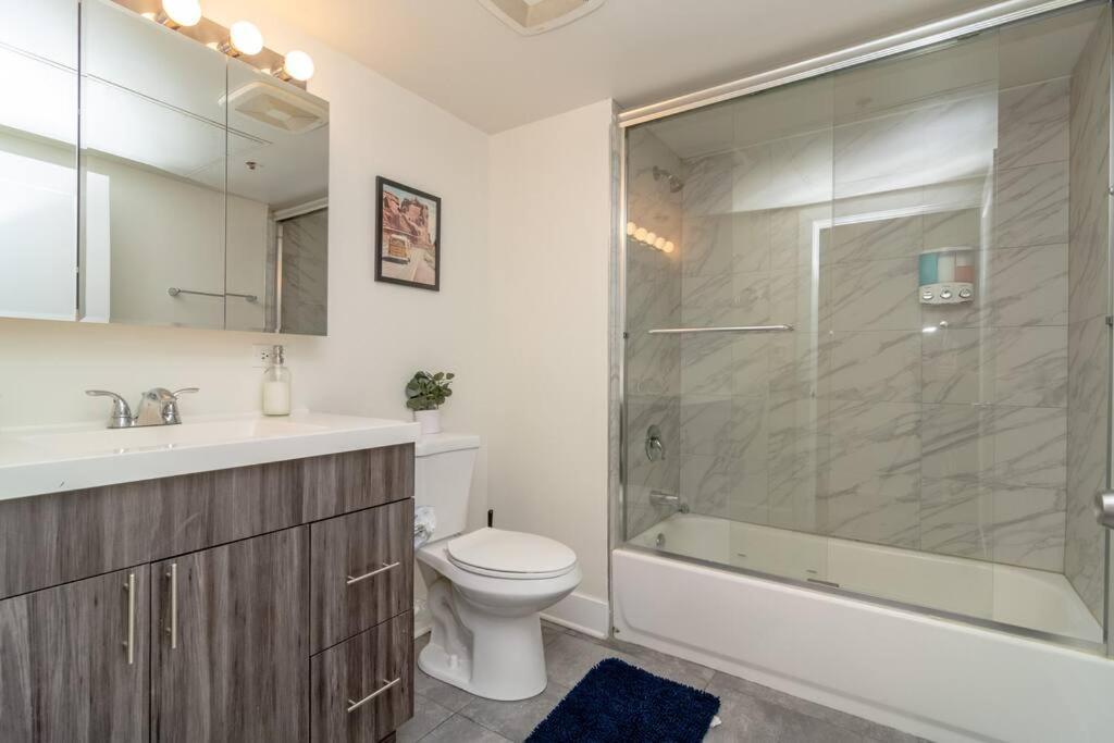 Mccormick Place 2Br Stylish Suite With Optional Parking And Gym For Up To 8 Guests Near Soldier Field And Grant Park שיקגו מראה חיצוני תמונה