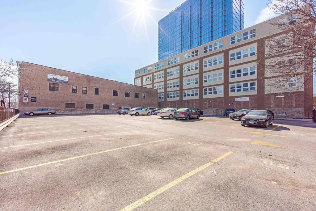 Mccormick Place 2Br Stylish Suite With Optional Parking And Gym For Up To 8 Guests Near Soldier Field And Grant Park שיקגו מראה חיצוני תמונה