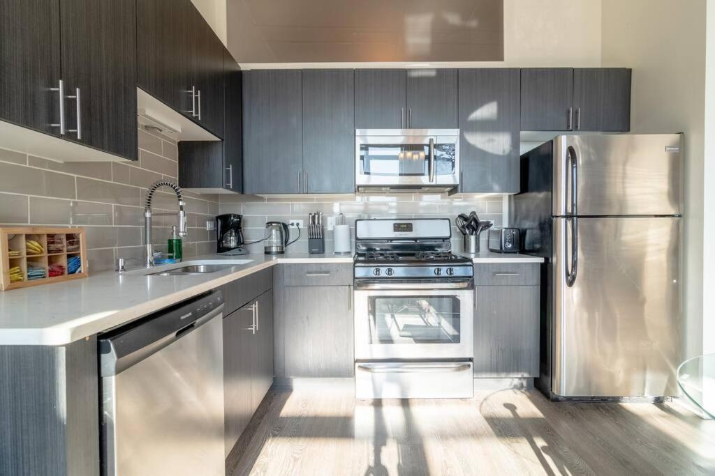 Mccormick Place 2Br Stylish Suite With Optional Parking And Gym For Up To 8 Guests Near Soldier Field And Grant Park שיקגו מראה חיצוני תמונה