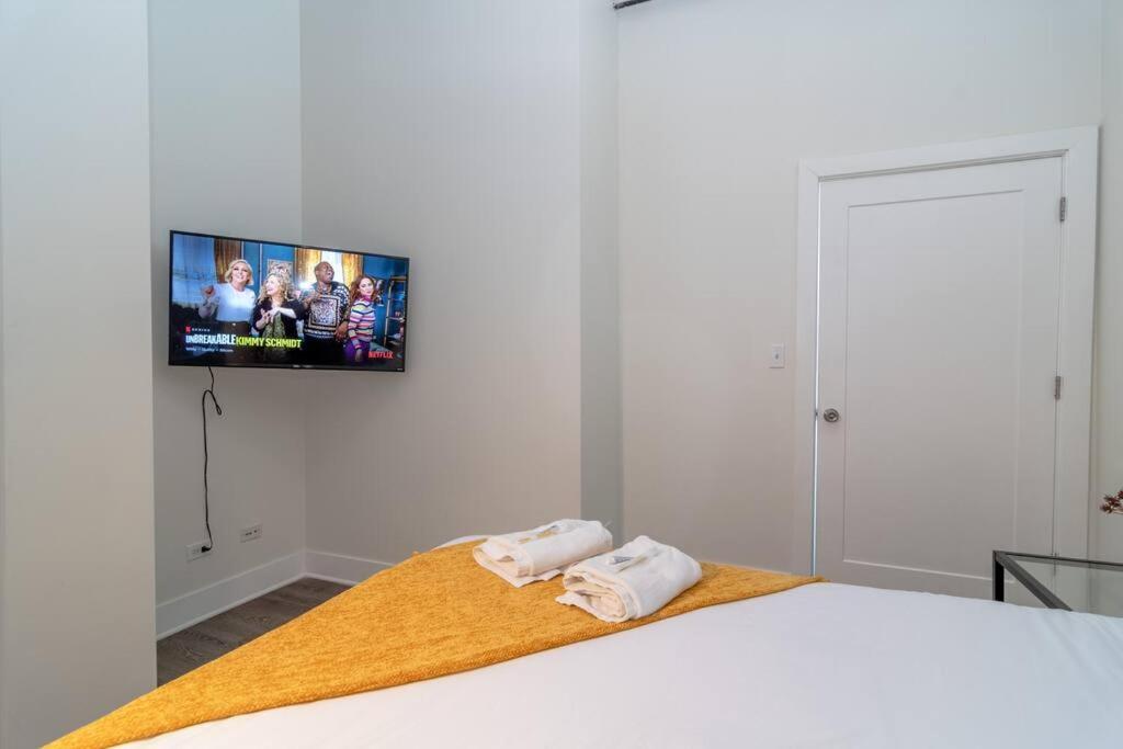 Mccormick Place 2Br Stylish Suite With Optional Parking And Gym For Up To 8 Guests Near Soldier Field And Grant Park שיקגו מראה חיצוני תמונה